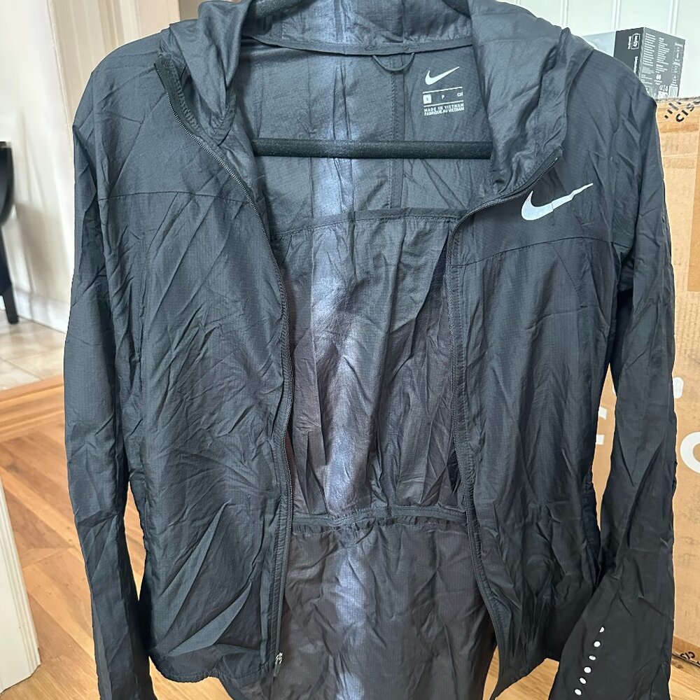 Nike Impossibly Light Women's Running Jacket, S (NEVER WORN)